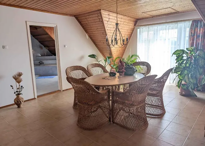 בית נופש In - Balaton 54827 *