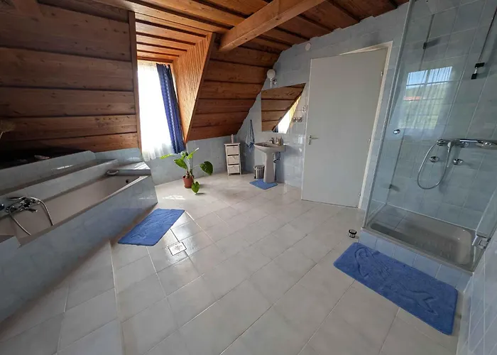 In - Balaton 54827 בית נופש *